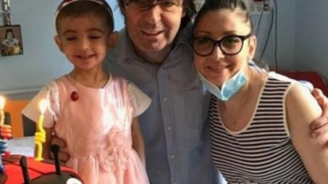 Addio ad Elisa: la bambina di sei anni aveva commosso l'Italia per la sua lotta alla leucemia.
