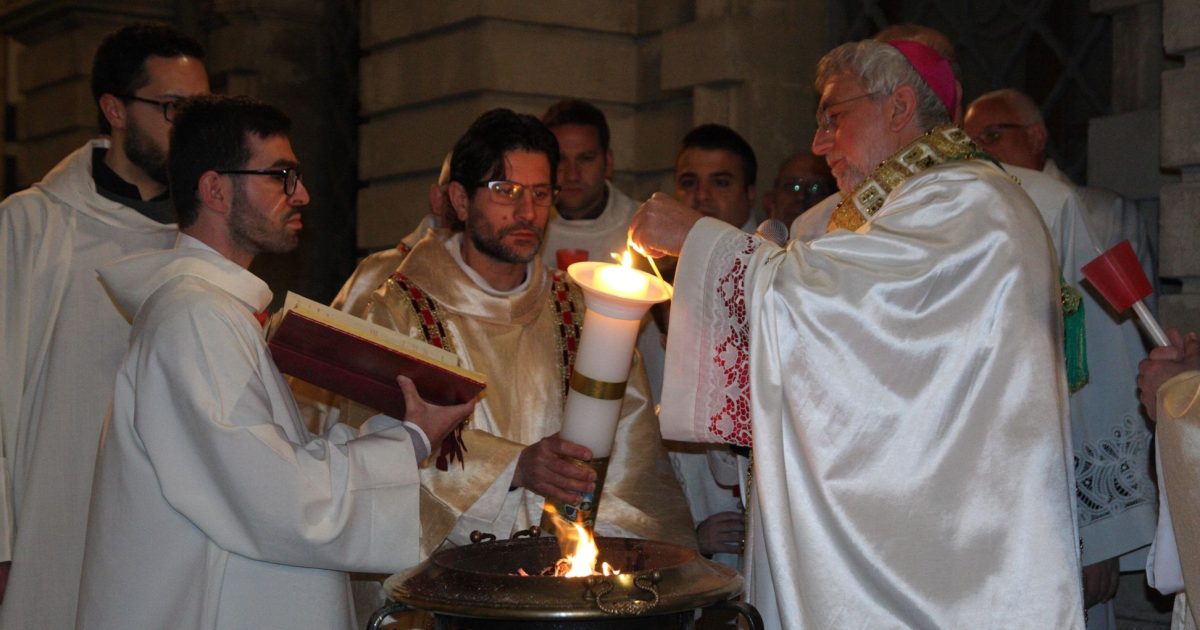 Liturgia Veglia Pasquale: Omessa Accensione Del Fuoco E Processione ...