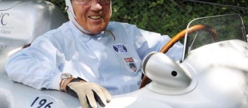 Lutto per l'automobilismo: addio a Stirling Moss, leggenda della Formula 1.
