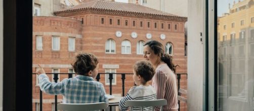 "Cine de Balcón" es la nueva iniciativa de Amazon Prime Video, para ayudar a entretener a los madrileños durante el confinamiento.