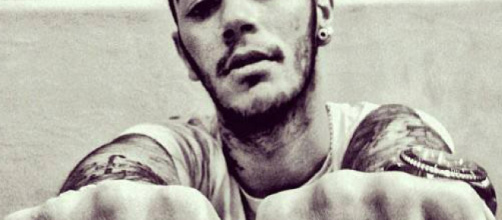 Emis Killa: 'Sta gente non è idonea, un Paese fantastico gestito come l'oratorio'
