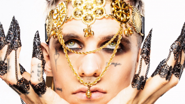 Achille Lauro risponde ai fan su Instagram e annuncia un nuovo libro e più album