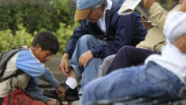 Piccolo lustrascarpe sudamericano