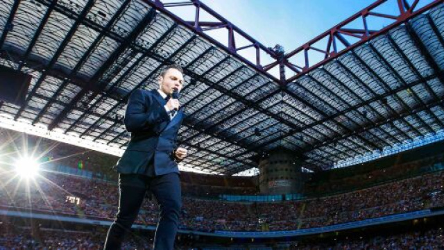 Tiziano Ferro, il tour negli stadi a rischio.