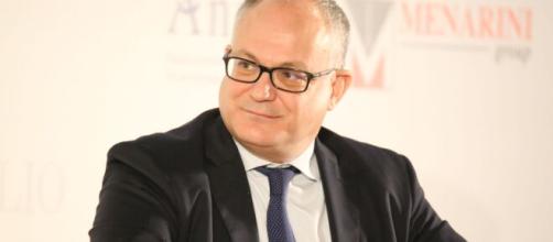 Roberto Gualtieri, Ministro dell'Economia e delle Finanze assicura che entro venerdì saranno pagati tutti i richiedenti il bonus di 600 euro.