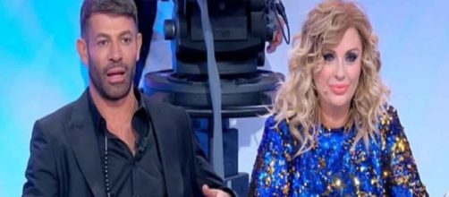 Uomini e Donne riparte, gli opinionisti Gianni e Tina: 'Torniamo distanti ma vicini'.