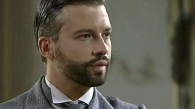 Una Vita, trame spagnole: Felipe cade in disgrazia dopo la morte di Celia.