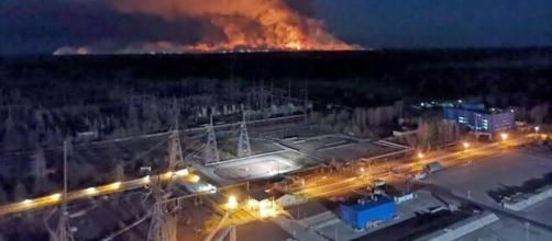 El incendio fue detenido a escasos 200 metros de la accidentada central nuclear de Chernobyl.