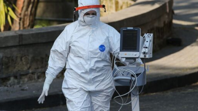 Coronavirus, secondo uno studio pubblicato su Science potrebbe esserci una quarantena a singhiozzo fino al 2022.