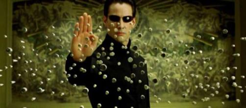 Signos do zodíaco de 5 atores que fizeram parte do filme “Matrix”. ( Arquivo Blasting News )