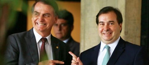Bolsonaro e Rodrigo Maia voltam a trocar farpas pela imprensa. (Arquivo Blasting News)
