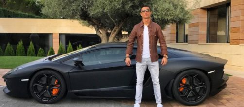 La collection de voitures de Cristiano Ronaldo à 18,5 millions d'euros. Credit : Cristiano / Instagram