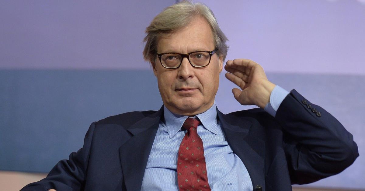 Vittorio Sgarbi contro Dessì del M5S: 'Se non fosse in Parlamento