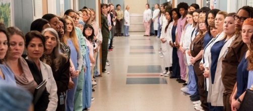 Alcuni volti noti di Grey's Anatomy ringraziano i medici per il loro lavoro.