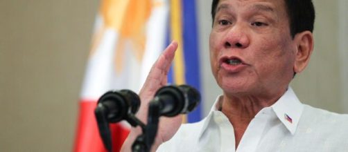 Coronavirus, il presidente delle Filippine Duterte ordina di sparare ai cittadini che non restano a casa.