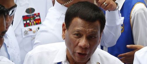 Filippine, il presidente Rodrigo Duterte ha ordinato alla polizia di sparare a chi non rispetti la quarantena per il coronavirus.