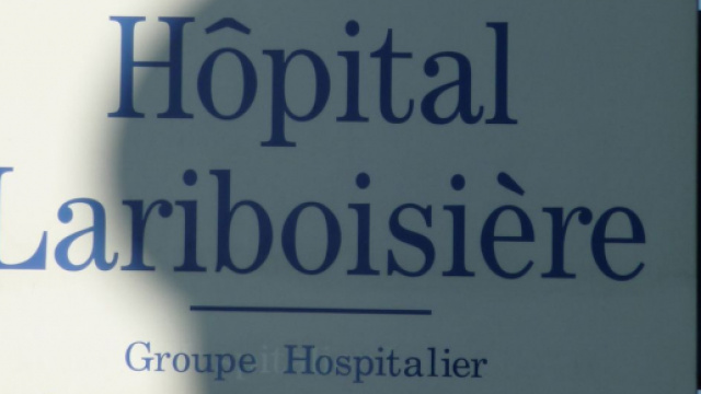 Les aides soignant de l'hôpital Lariboisière sont escortés après des attaques. Credit : wikimedia Commons