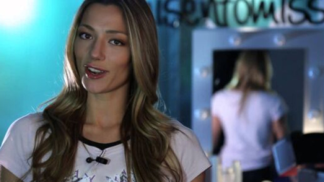 Soleil Sorgè attacca Elena Santarelli dandole dell'hater invidiosa e frustrata.