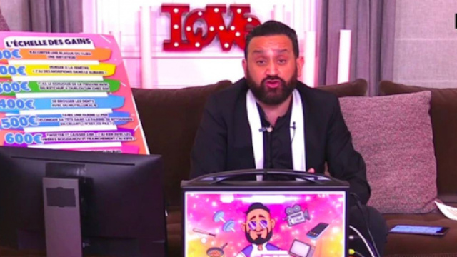 TPMP : Une employée de l'émission fond en larmes en direct. Credit : Capture C8