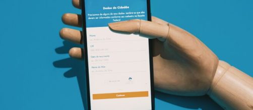 Aplicativo Caixa Tem foi lançado para auxiliar beneficiários do auxílio emergencial que não possuem conta em banco. (Arquivo Blasting News)