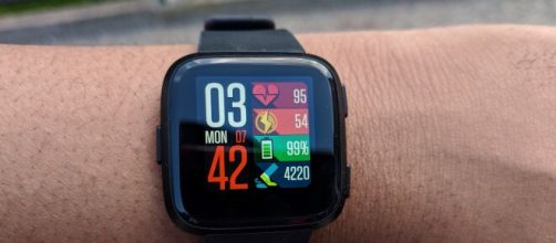 Fitbit Versa Smartwatch Review | G Style Magazine - gstylemag.com