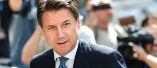 Giuseppe Conte in un'intervista risponde alle critiche e parla del confronto con l'Unione Europea.