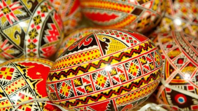 Ieri si &egrave; celebrata la Pasqua ortodossa in Romania: i fedeli hanno seguito le messe in televisione, a causa delle restrizioni dovute al Covid-19.