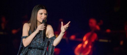 Stasera Laura: ho creduto in un sogno: il concerto della Pausini martedì 21 aprile in tv su Rai 1 e in streaming online su Raiplay