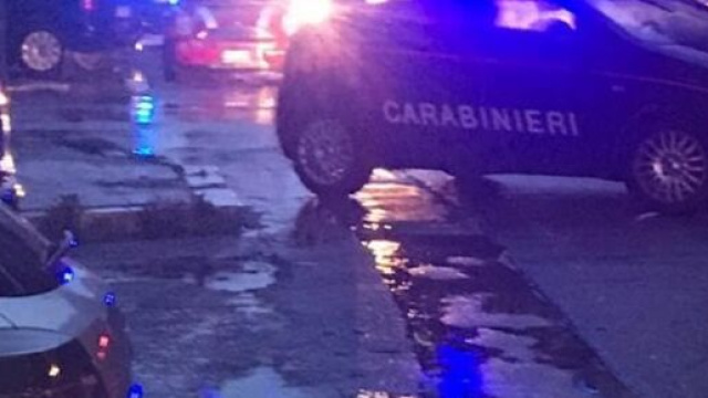 Pattuglia dei carabinieri ad Ostia