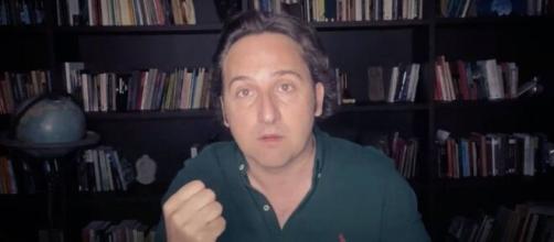 Iker Jiménez durante la emisión en su canal de Youtube.