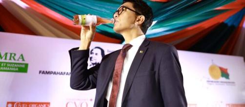 Madagascar president Andry Rajoelina unveils a local herbal remedy ... - lindaikejisblog.com