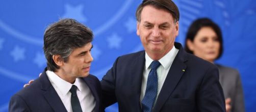 Bolsonaro pede fim do isolamento, mas Teich afirma que deve ser feito de forma progressiva. ( Arquivo Blasting News )