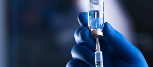 Il Regno Unito tenta la sperimentazione sugli uomini di un vaccino contro il coronavirus.