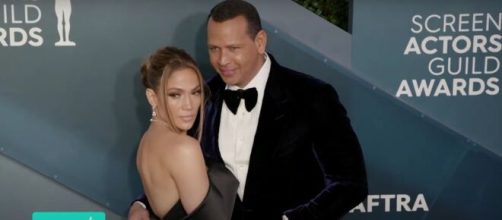 Jennifer Lopez & Alex Rodriguez are trying to buy New York Mets. [Image Source: Access/YouTube]