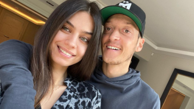 Mesut Özil et sa femme dans sa magnifique maison à 11,5 millions d'euros