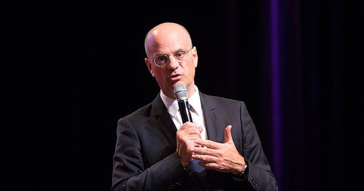 Jean-Michel Blanquer annonce un plan pour une reprise 'progressive' de l'école