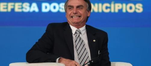 Bolsonaro se aproxima de partidos de centro e tenta antecipar disputa Câmara dos Deputados. (Arquivo Blasting News)