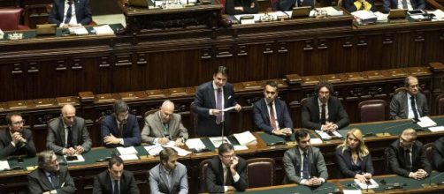 Il Parlamento ha approvato il decreto Cura Italia che prevede molteplici aiuti per famiglie e imprese.