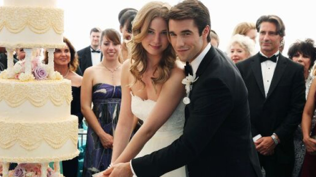 La belle histoire d'amour de Josh Bowman et d'Emily VanCamp.