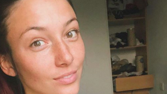 TPMP Delphine Wespiser partage une photo en maillot de bain. Credit : Instagram/wespiserd