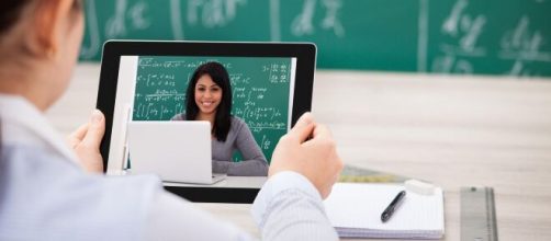 Le scuole resteranno chiuse e le lezioni si continueranno a tenere esclusivamente online, fino alla fine dell'anno scolastico.