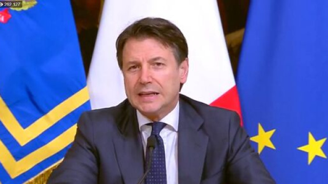Il premier Conte in diretta nazionale ha parlato della possibilit&agrave; di portare il bonus per gli autonomi a 800 euro e dei bonus babysitter.