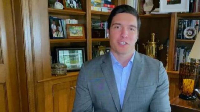 Il giornalista dell'Abc si &egrave; collegato in diretta senza pantaloni.