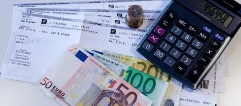 Sconti sulle bollette, Arera proroga al 31 luglio la scadenza per rinnovo bonus sociali