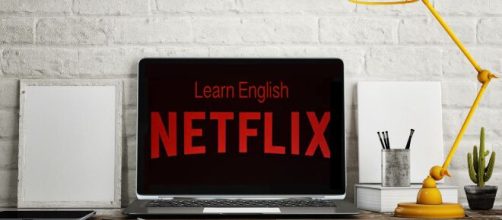 É possível usar a plataforma para aprender um idioma, e algumas séries da Netflix pode auxiliar no seu inglês (Blasting News)