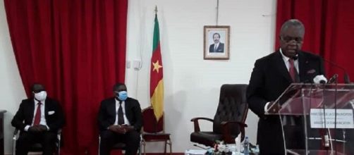 Le Ministre de la Communication René Emmanuel Sadi lors du point de presse du 28 avril 2020 (c) Mincom