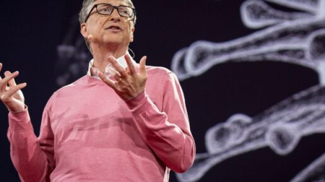 Bill Gates: 'Non torneremo alla normalit&agrave; per uno o due anni'.
