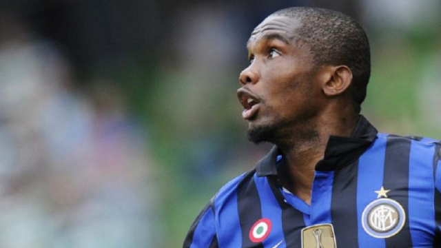 Samuel Eto'o con la maglia dell'Inter.