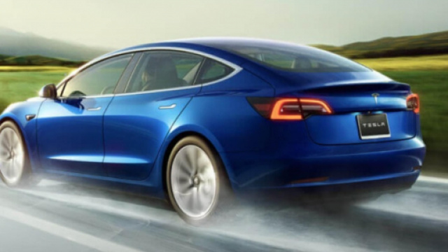 Tesla 3 accelera nel mercato italiano a marzo 2020.