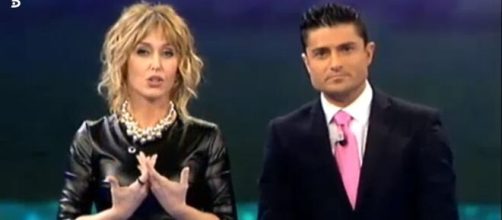 García y Merlos, despidiendo el programa 'Abre los ojos y mira'. / Telecinco